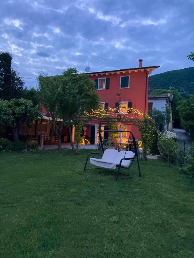 Villa Redhouse Pesina Costermano sul Garda Exterior foto